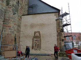 Abbau des Gerüstes an der Südseite (Foto: Karl-Franz Thiede)